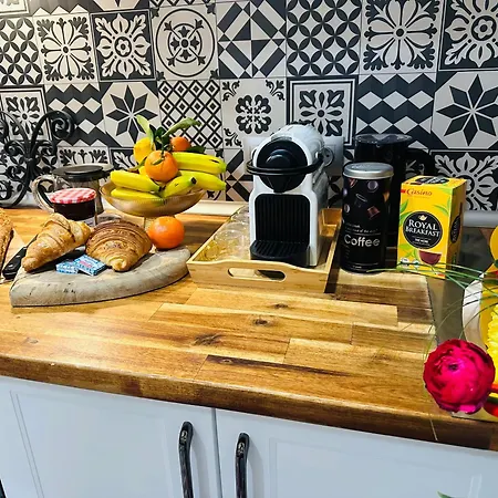 Amber - Highlights And Nizza