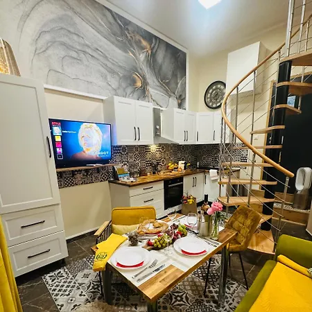 Amber - Highlights And * Nizza