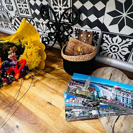 Amber - Highlights And * ניס