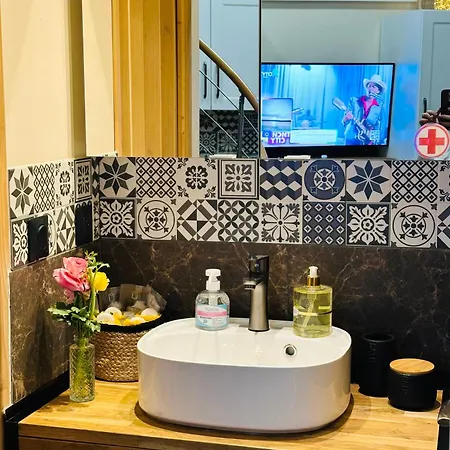 Amber - Highlights And